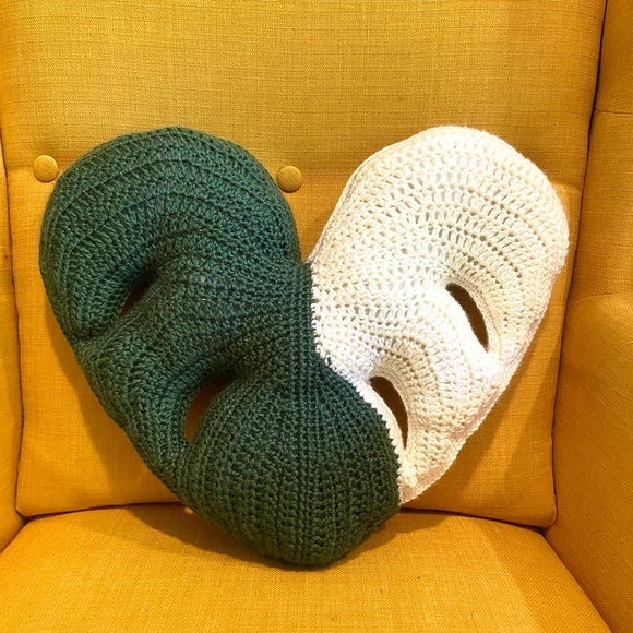 Monstera Leaf Crochet Pillow - Picture 3 of 3